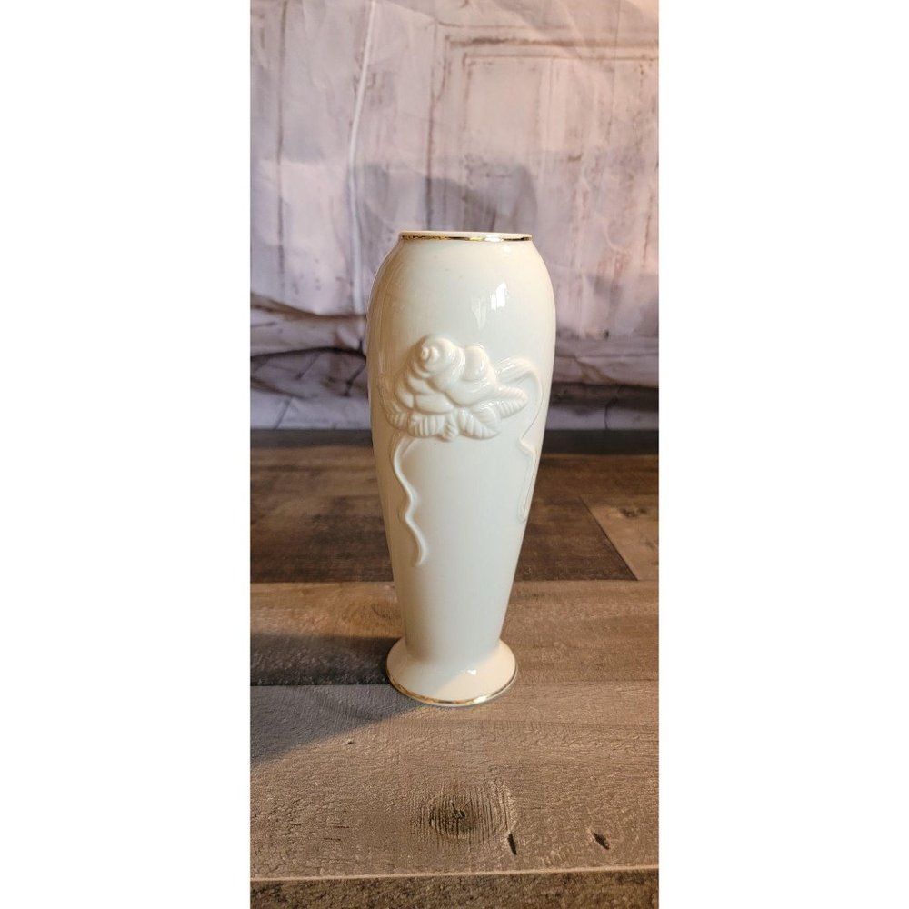 Lenox Porcelain‎ vase rose and gold trim